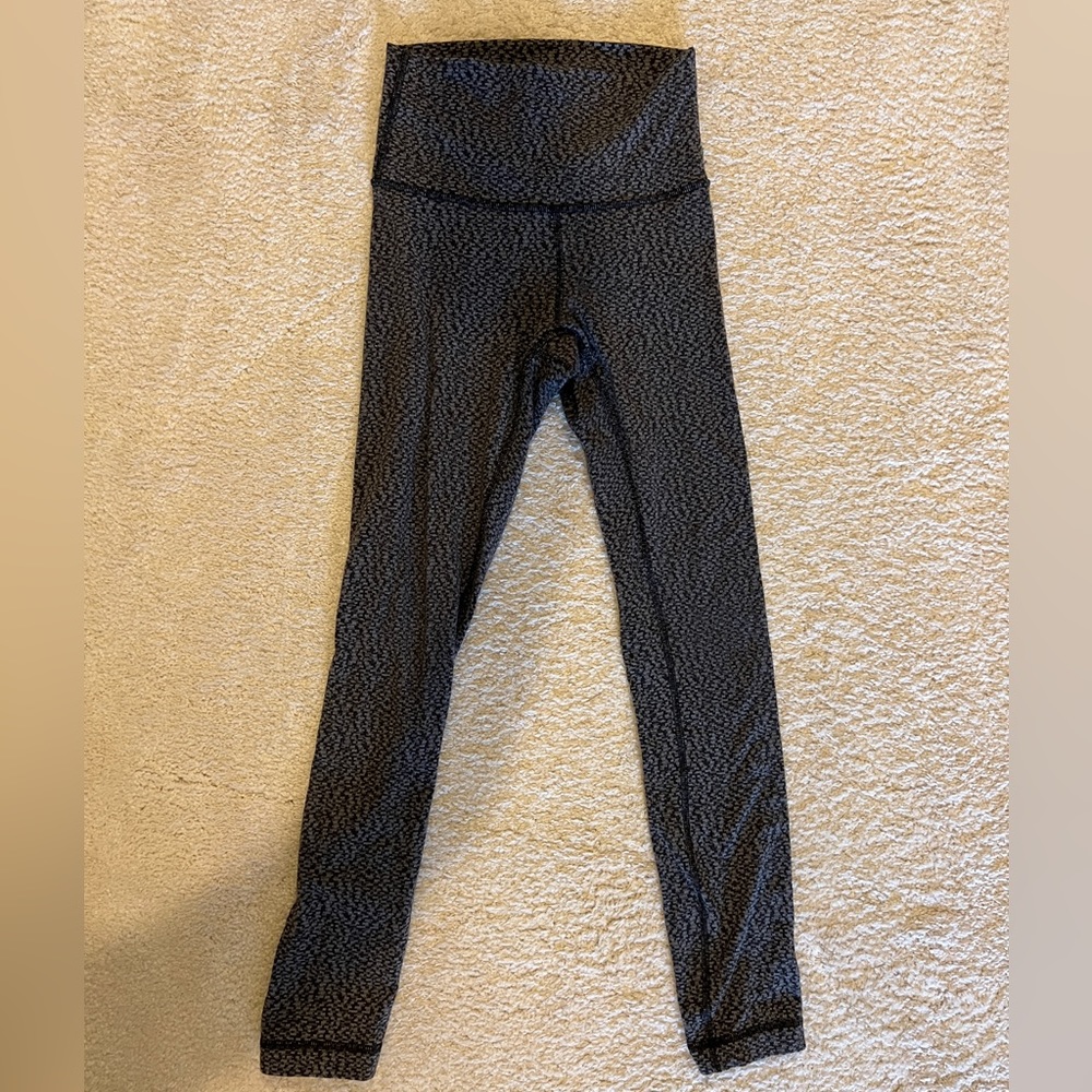 Lululemon pattern leggings! In great condition!